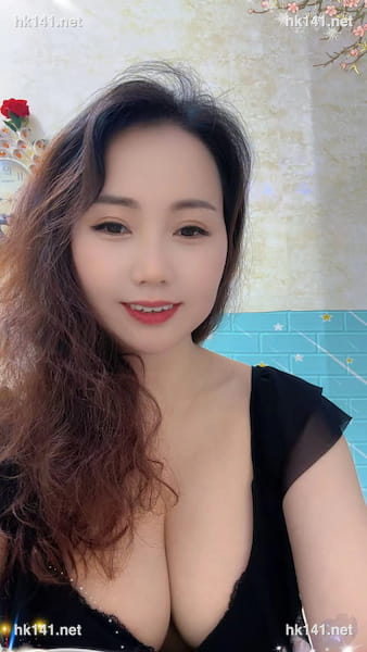 ❤️人妻❤️住家式沖涼擦背