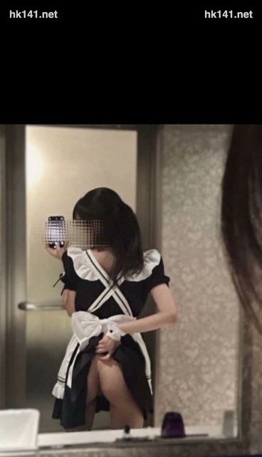 女